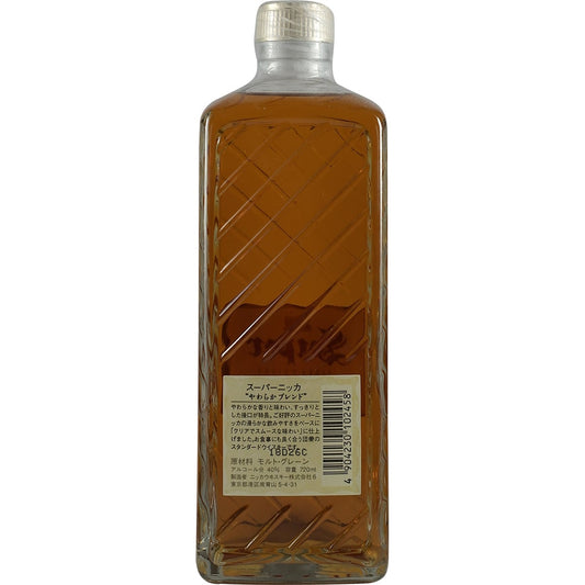 Bouteille carrée de whisky mélangé Super Nikka 720 ml